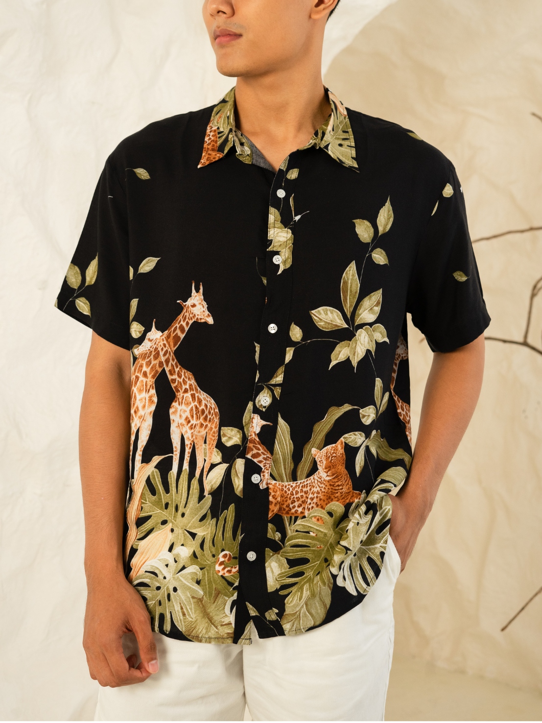 Giraffe Black – Mario Shirt