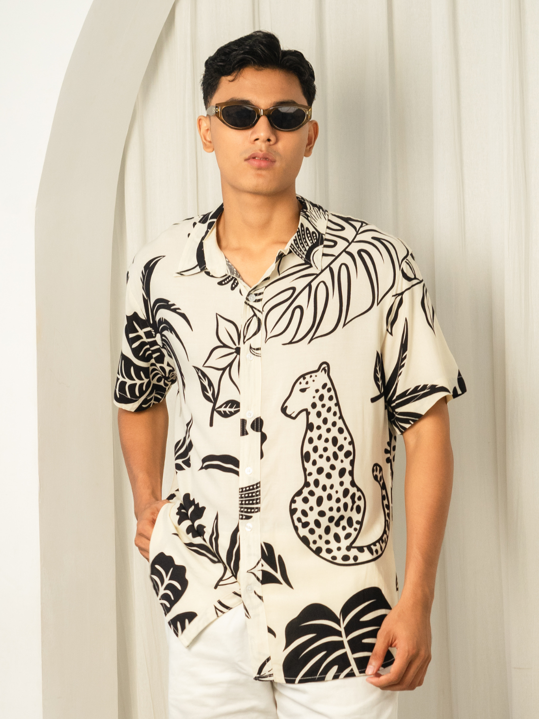 Tora White – Mario Shirt