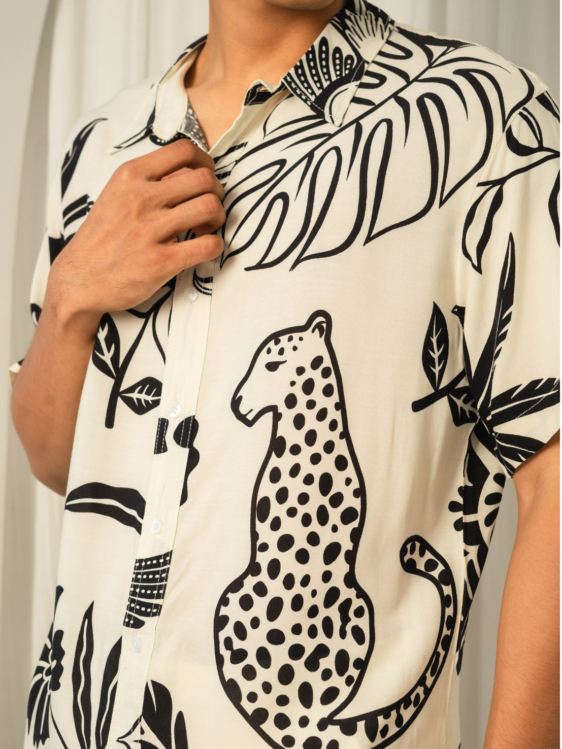 Tora White – Mario Shirt